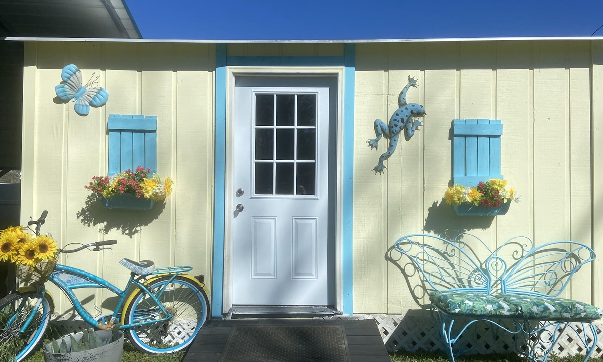 Bay Minette Bed & Breakfast | Cozy Cottage near downtown Bay Minette and Court house