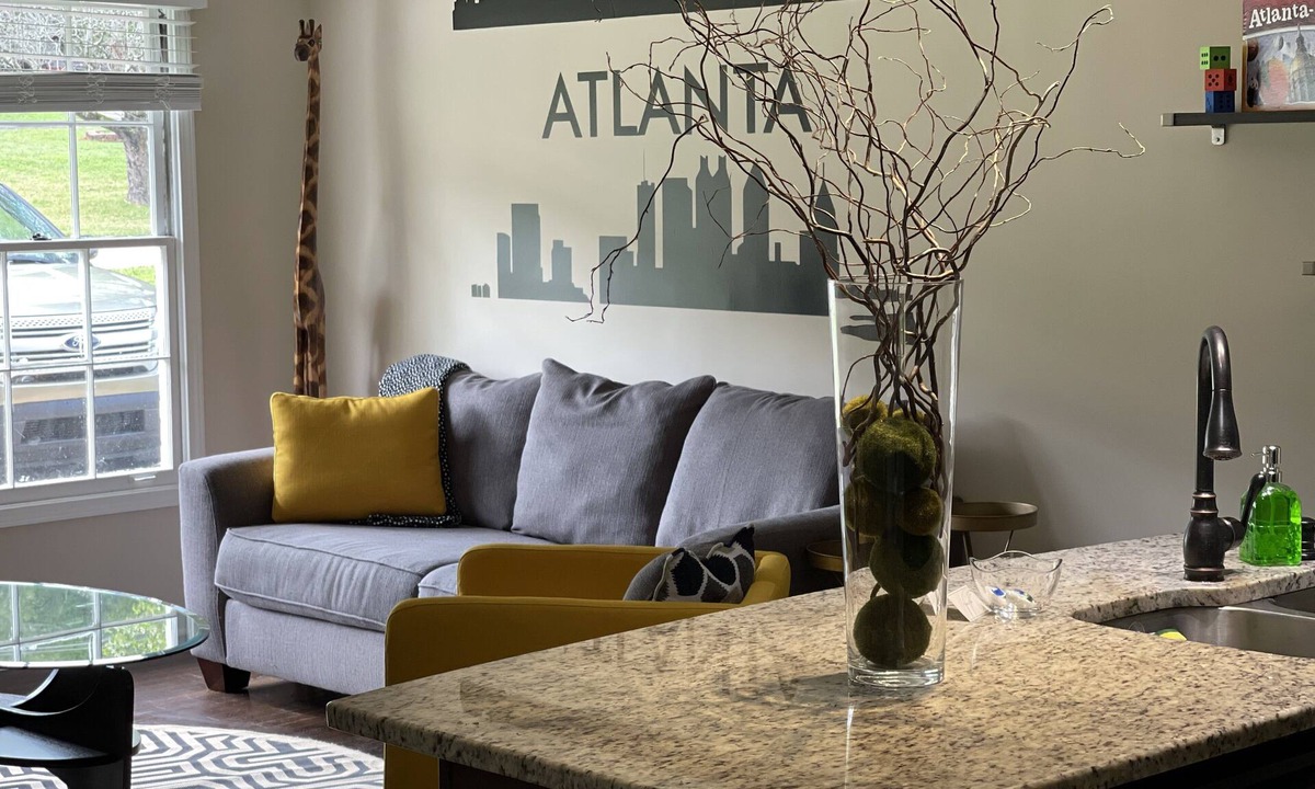 Decatur House | Cozy East Atlanta Bungalow - Spacious fenced in backyard!