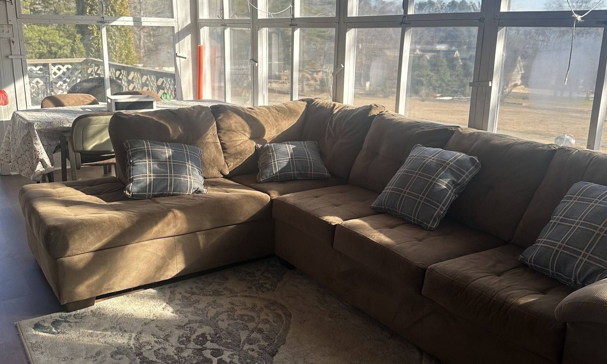 Groveoak House | Cozy fishing cabin with lake view & boat parking “Come catch some memories “