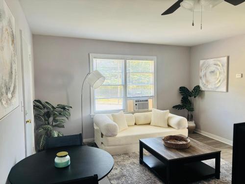 Candler Park Apartment | Cozy retreat in the heart of little 5 points