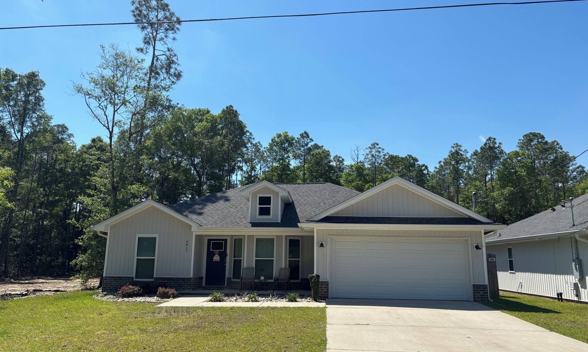 Milton House | Cozy retreat near NAS Whiting Field in Milton, FL. Pet-Friendl