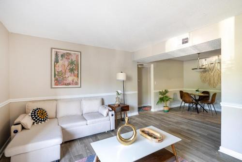 Crestline Heights Apartment | Cozy work & stay apartment in Birmingham