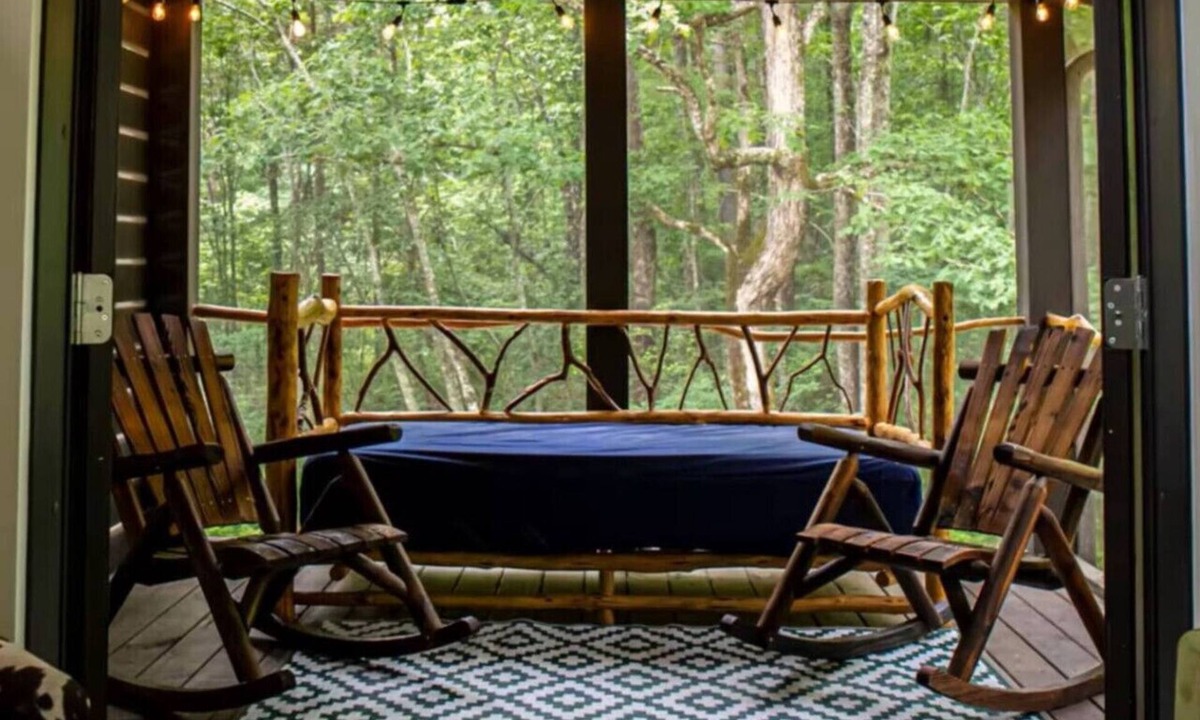 Mentone House | Creekside Gem | Hot Tub, Sleeping Porch, Fire Pit