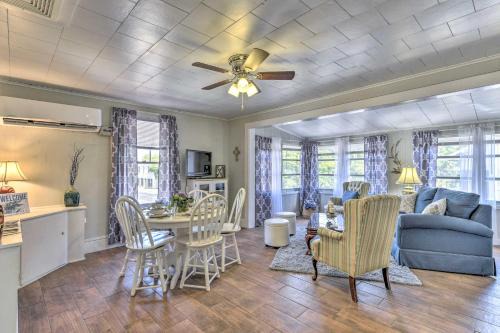 Crescent City Apartment | Crescent City Apartment w/Easy Lake Access!