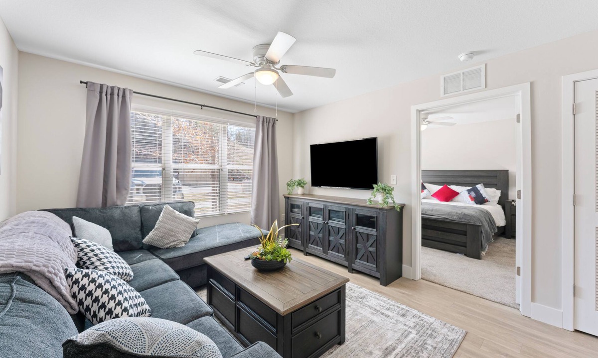 Tuscaloosa Condo | Crimson Cove | Luxe Riverfront Condo | 7 Min to UA | Pool & More!