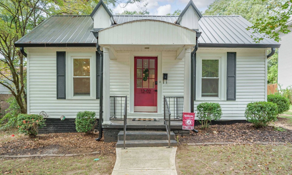 Northport House | Crimson Tide Cottage- 2 King Beds- 2.5 Miles to UA