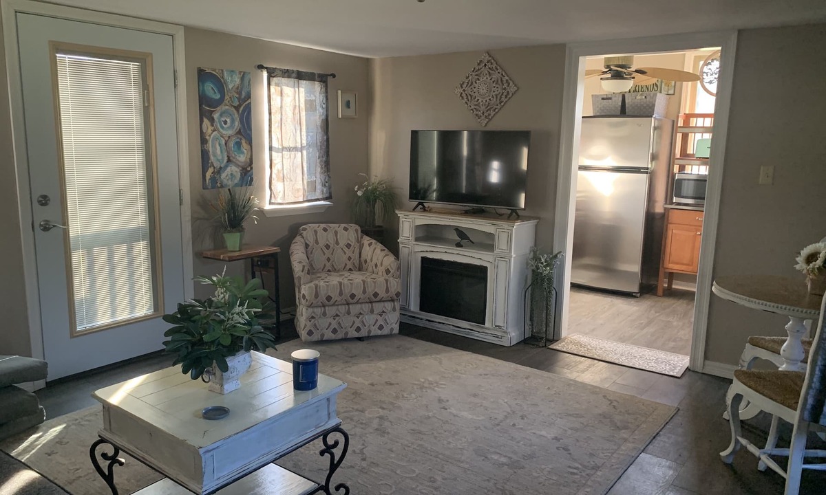 Ono Island Cottage | Cute Cottage overlooking stock lake, horse pastures, amazing sunsets, fishing