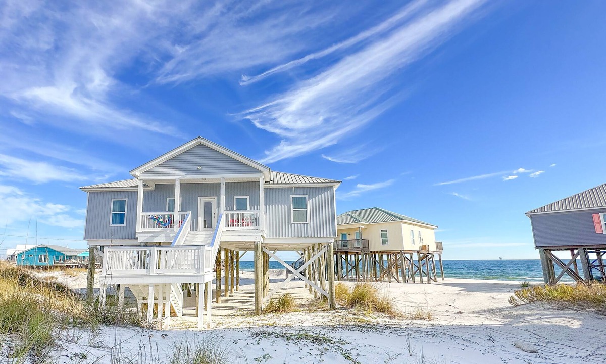 Dauphin Island House | Dauphin Tale - Family Friendly Gulf View Home only Steps to Gulf of Mexico