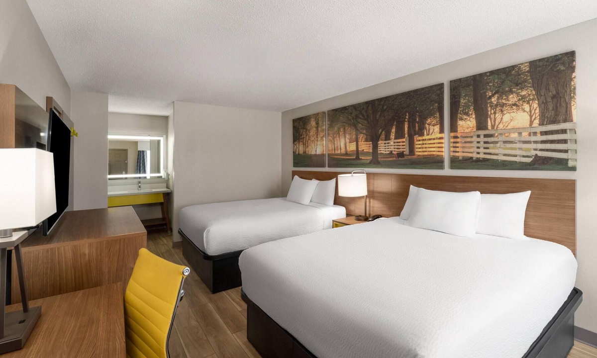 Clanton Hotel | Days Inn by Wyndham Clanton AL