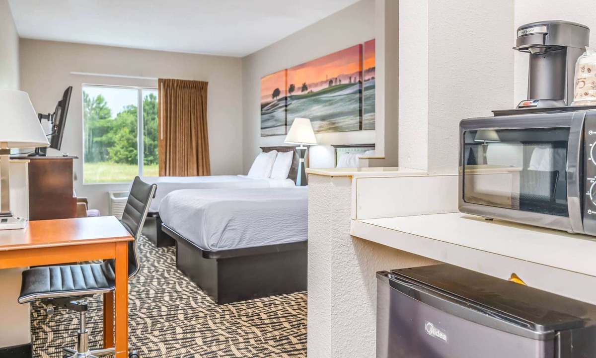 Gunter Afs Hotel | Days Inn by Wyndham Coliseum Montgomery AL