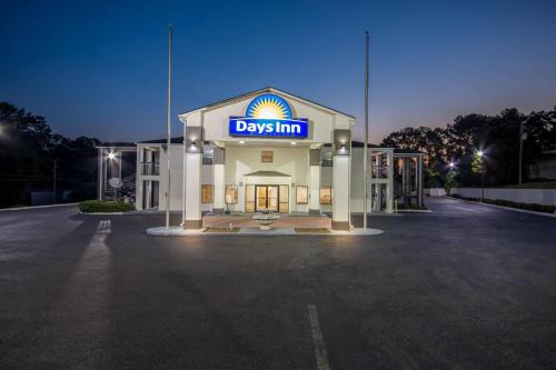 Enterprise Hotel | Days Inn by Wyndham Enterprise