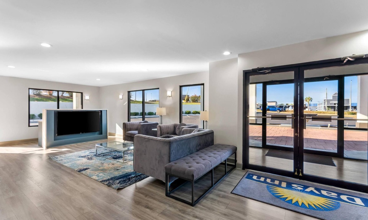 Enterprise Hotel | Days Inn by Wyndham Enterprise