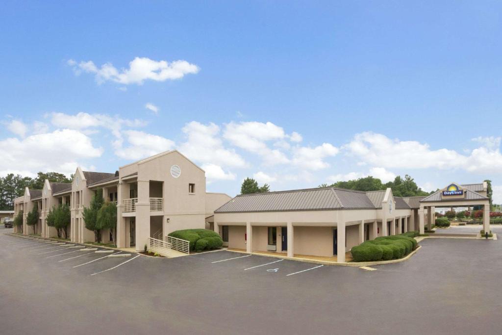 Alexander City Hotel | Days Inn by Wyndham Alexander City
