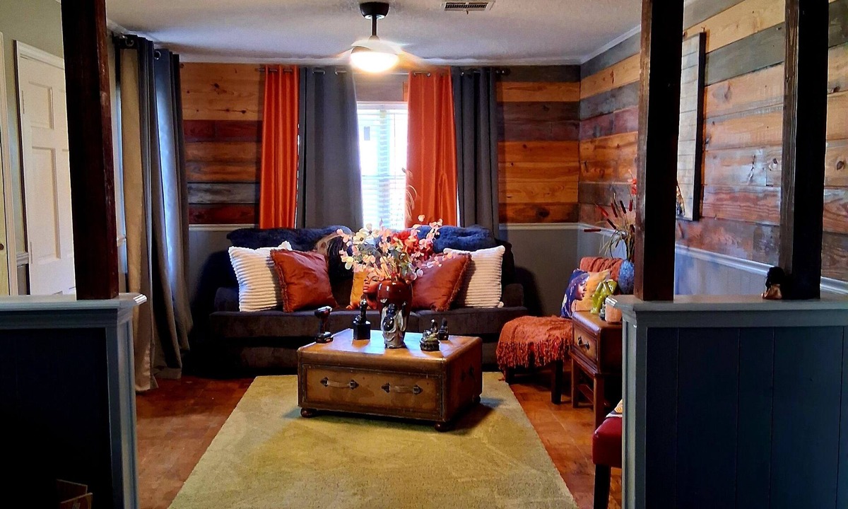 Shreveport House | Delightful 3-bedroom house with AC in Shreveport