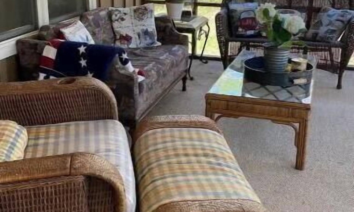 Dublin House | Delightful Two Bedroom Vacation Home on River Side