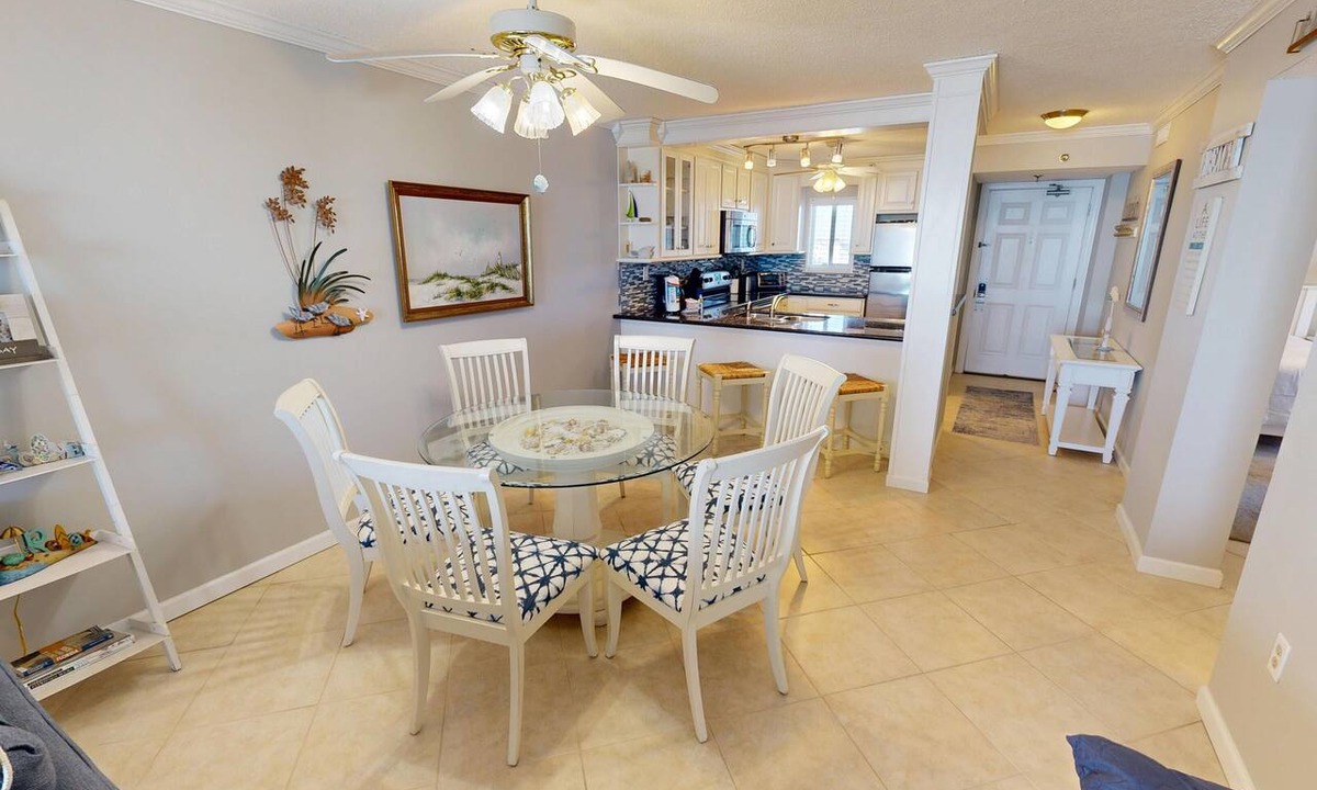 Holiday Isle Condo | Destin on the Gulf 501 is a Beautiful Gulf Front 5th Floor with Free Beach Servi
