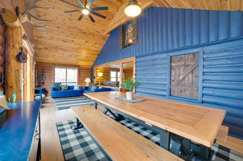 Tustin House | Diamond Lake Waterfront Cabin w/Deck + Dock!