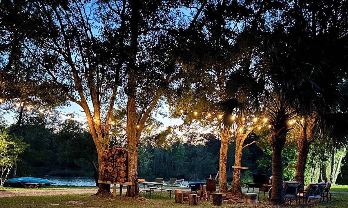 Biloxi Cabin | Disc golf, kayaks, or fish on private Cabin! Near stores, casinos, beaches!