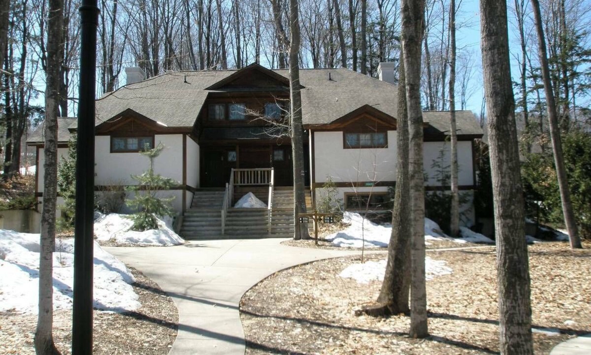 Boyne Falls Condo | Disciples Village Slopeside on Boyneland
