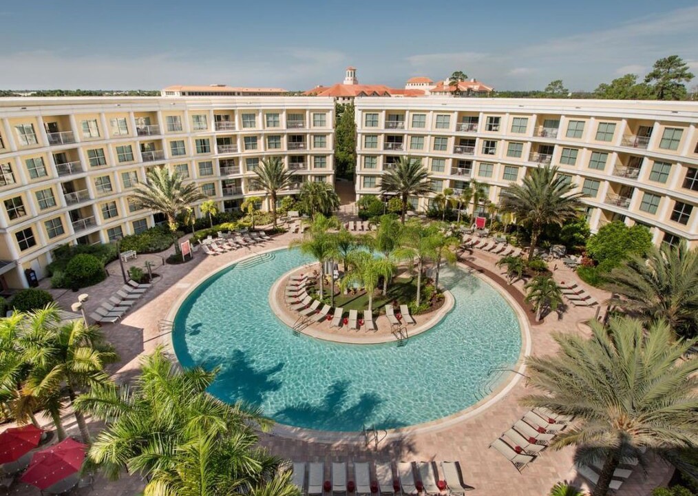 Celebration Apartment | DISNEY ESCAPE, COMFY UNIT FOR 2! POOL!