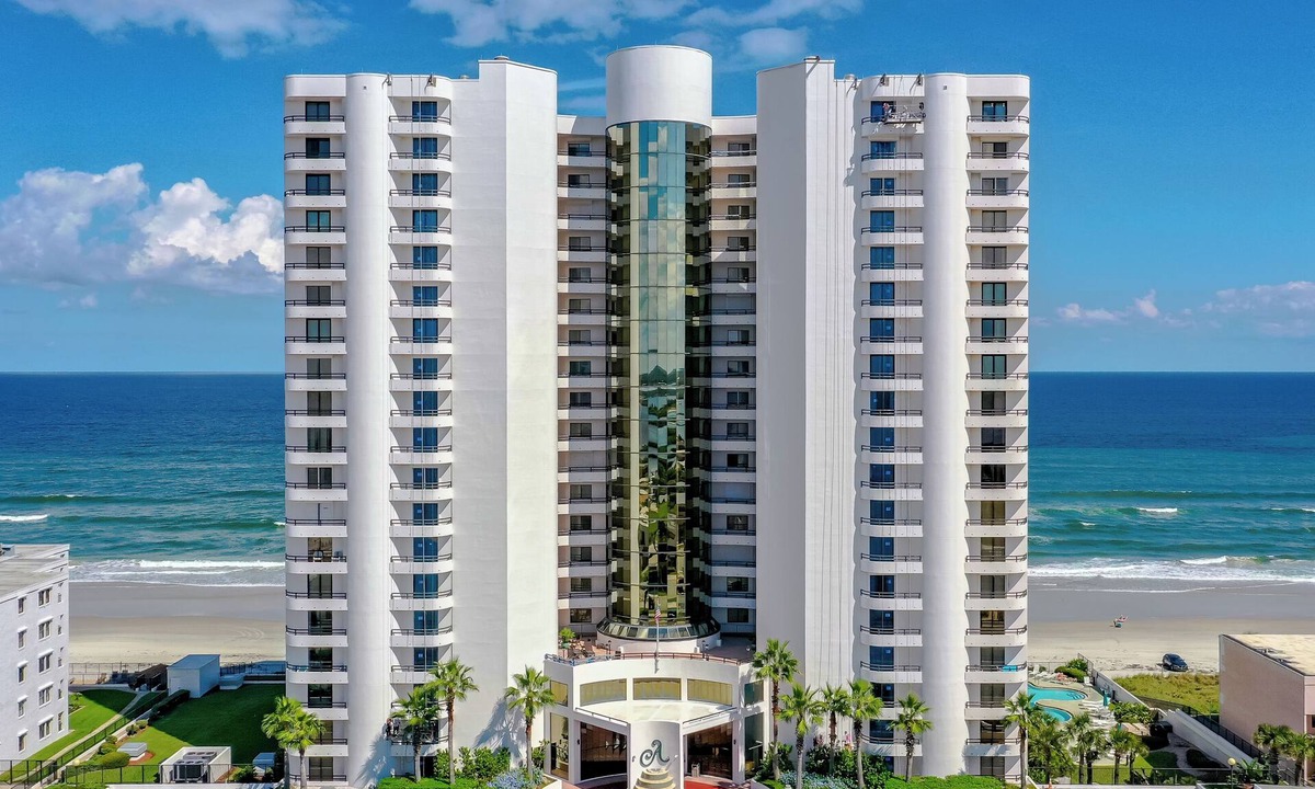 Daytona Beach Shores Condo | Dog Friendly Ocean Front High Rise, Direct Beach Acess, 2 Bedroom 2 full Bath.