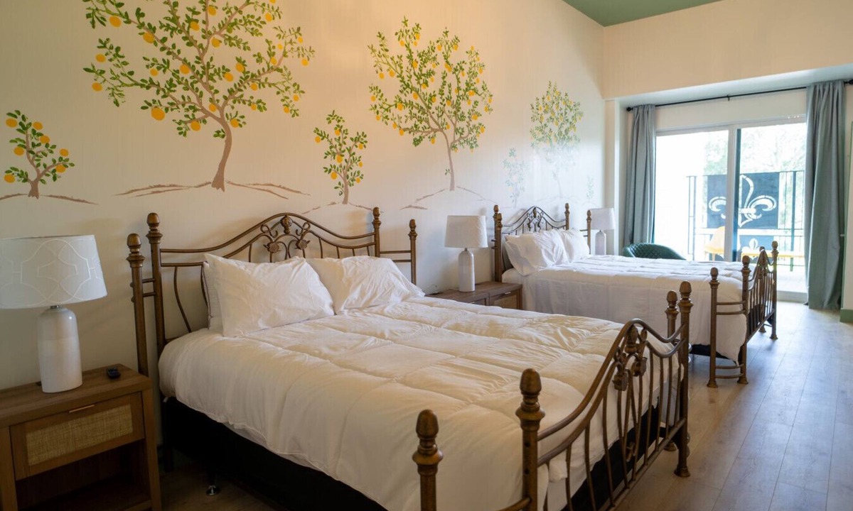Biloxi Bed & Breakfast | Downtown Ocean Springs Suite 206