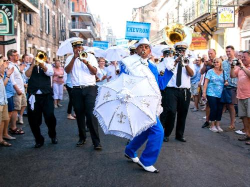 French Quarter Apartment | Drop Your Bags In Your 2 Bdrm, 2 Full Bath Condo In French Quarters Prime Location