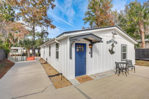 Satsuma House | 'Dunns Creek Lodge' - Private Boat Ramp!