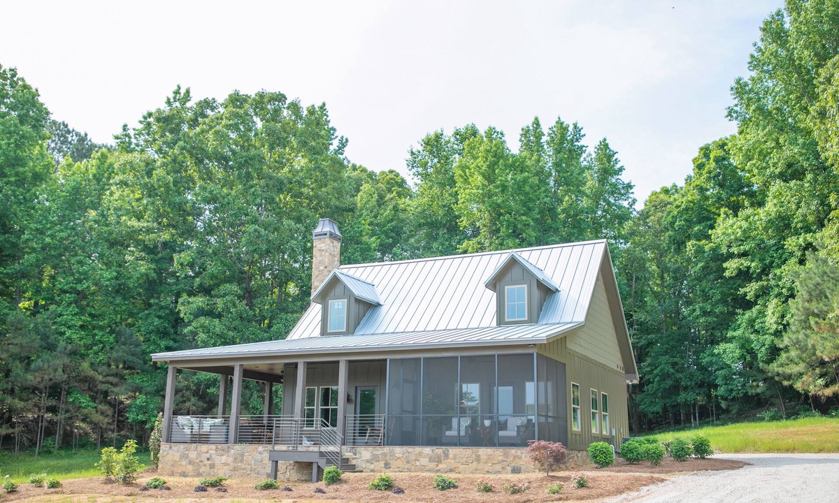 Cottondale Hotel | Eagle Ridge Farm's - Pappy's Place