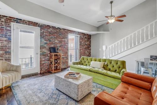 Statesboro Apartment | Eagle's Landing Loft-Downtown Above Bull & Barrel