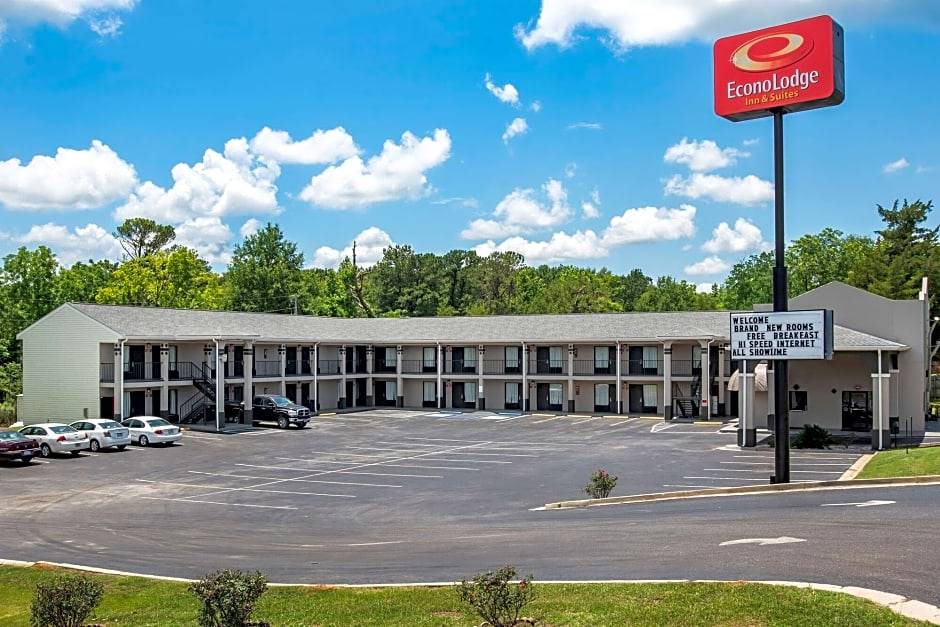 Evergreen Hotel | Econo Lodge Inn & Suites
