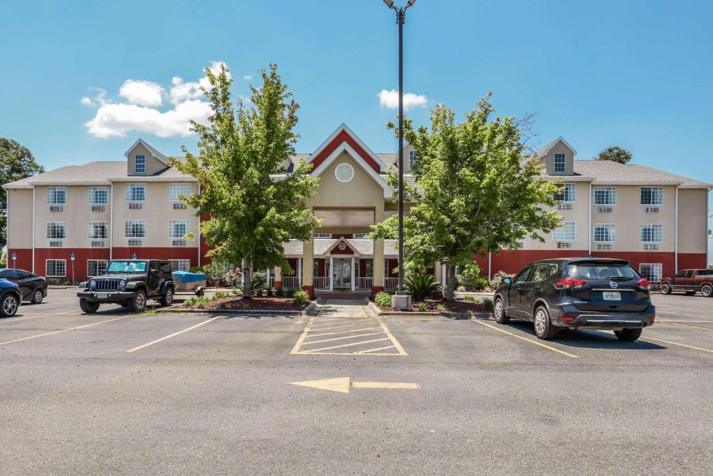 Marianna Hotel | Econo Lodge Inn & Suites Marianna South