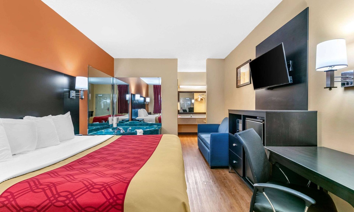 Northport Hotel | Econo Lodge Northport - Tuscaloosa North