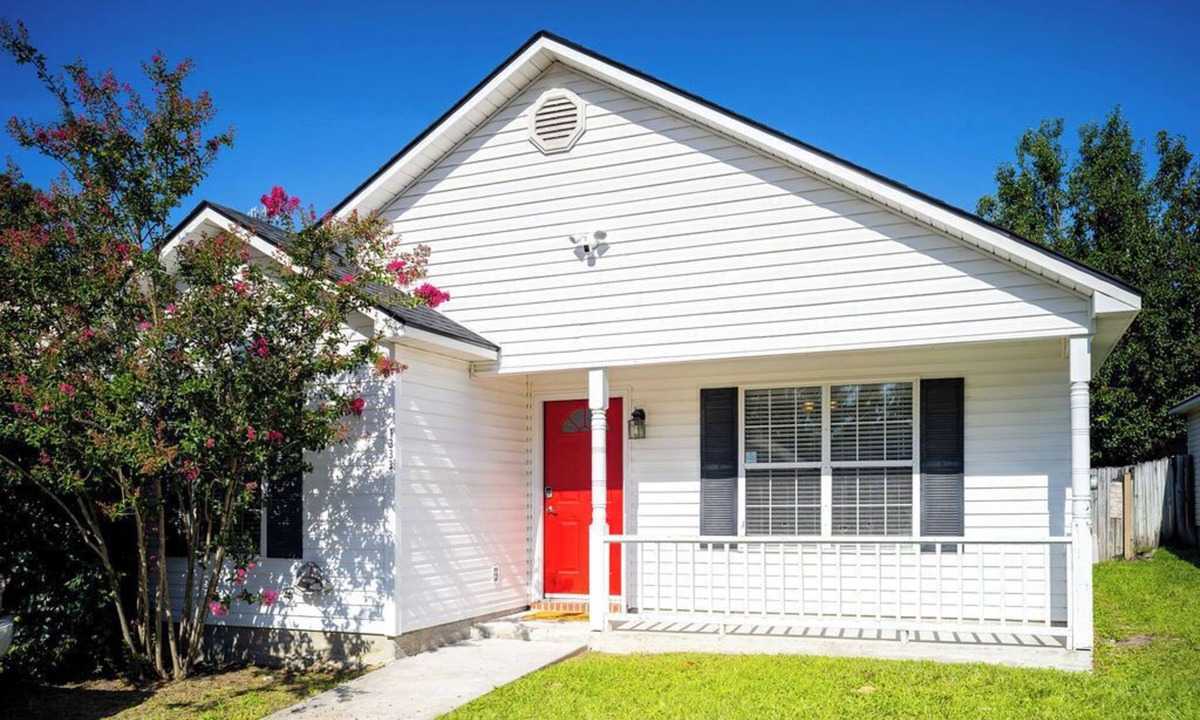 Valdosta House | Economical Escape to Edgewood Getaway