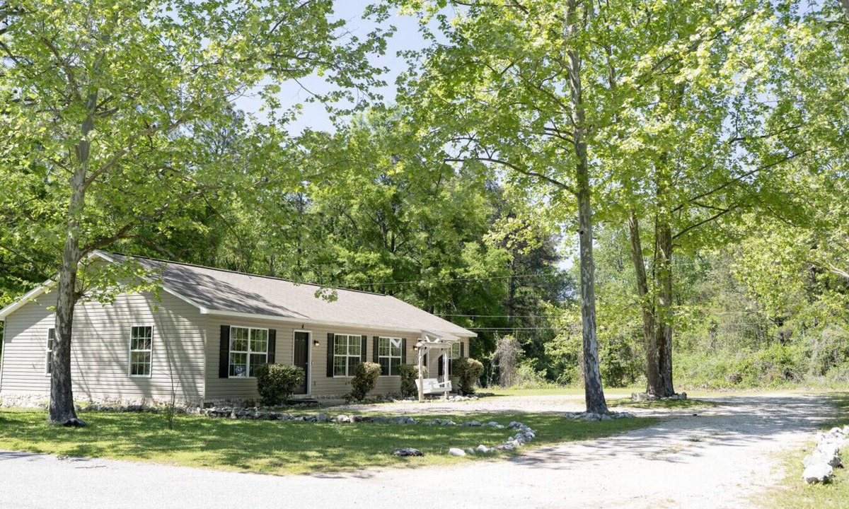 Auburn House | Economy Stay in West Auburn