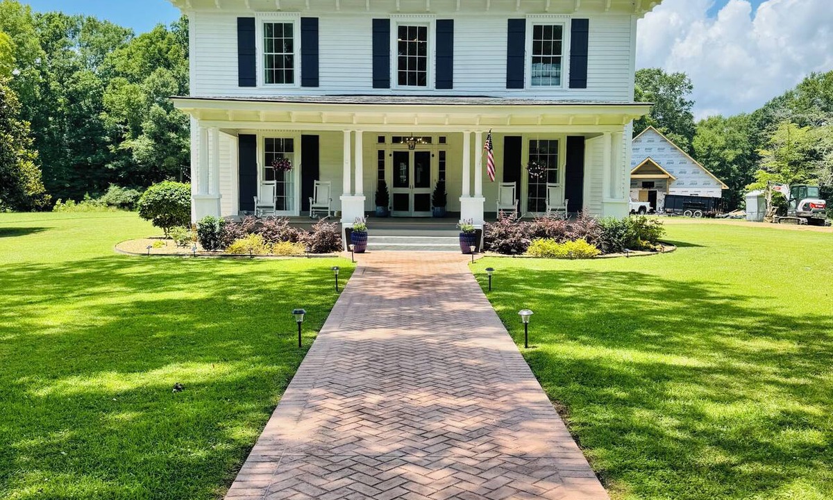 Jacksonville House | Eighty Oaks, A Fully Renovated Luxury Estate In Jacksonville, AL