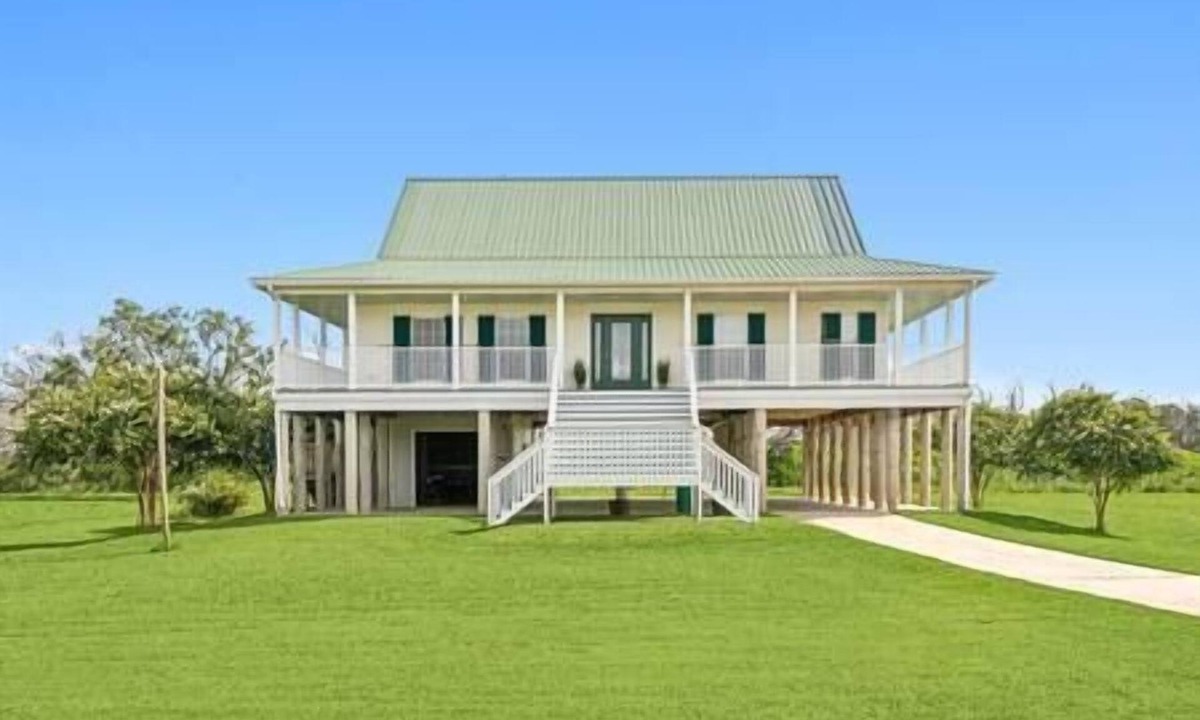 Lafitte House | Elsa's Place: Private Home