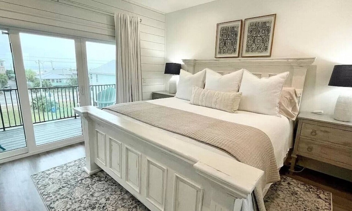 Gulf Shores Villa | Endless Summer · Gorgeous Villa w/GULF VIEWS & Pool! WALK to Beach!