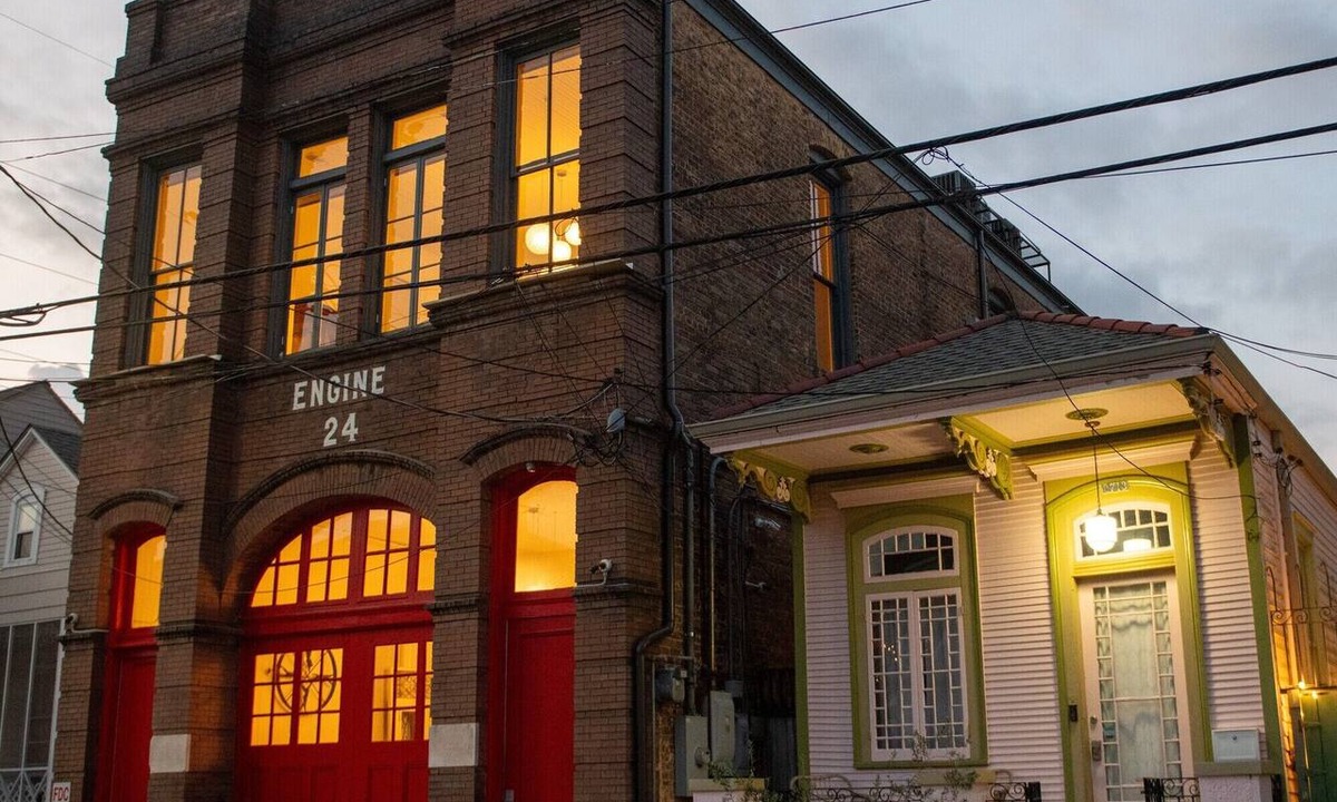 Bywater Bed & Breakfast | Engine 24 Firehouse Courtyard Room 4