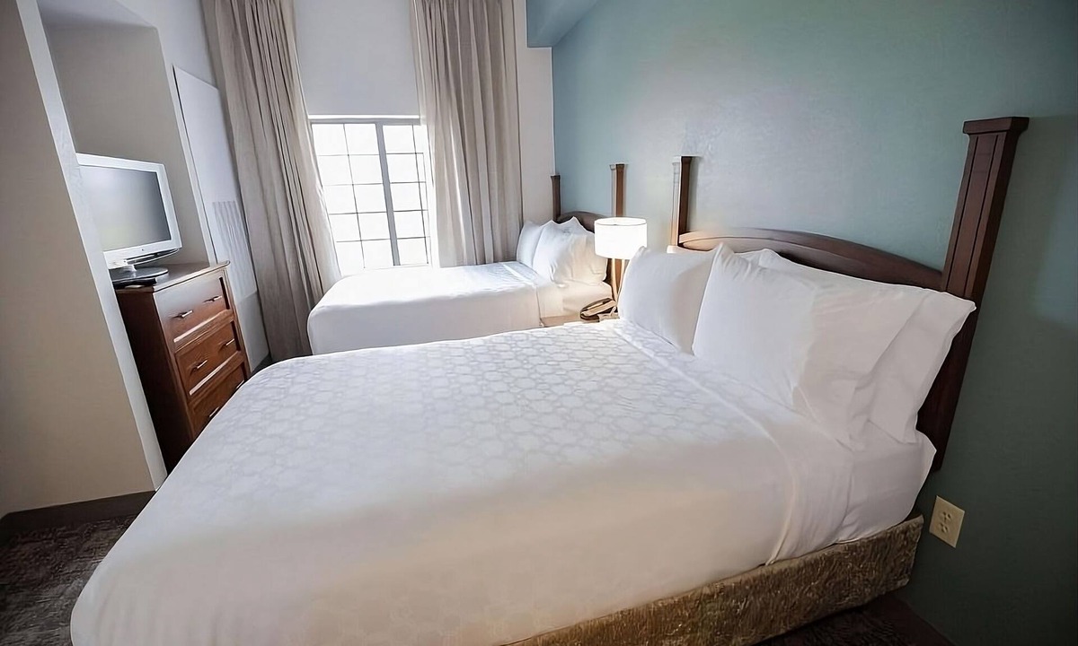 Highlands - Perkins Hotel | Enjoy a Hassle-Free Stay! 4 Relaxing Suites Near Jack Priscilla Andonie Museum!