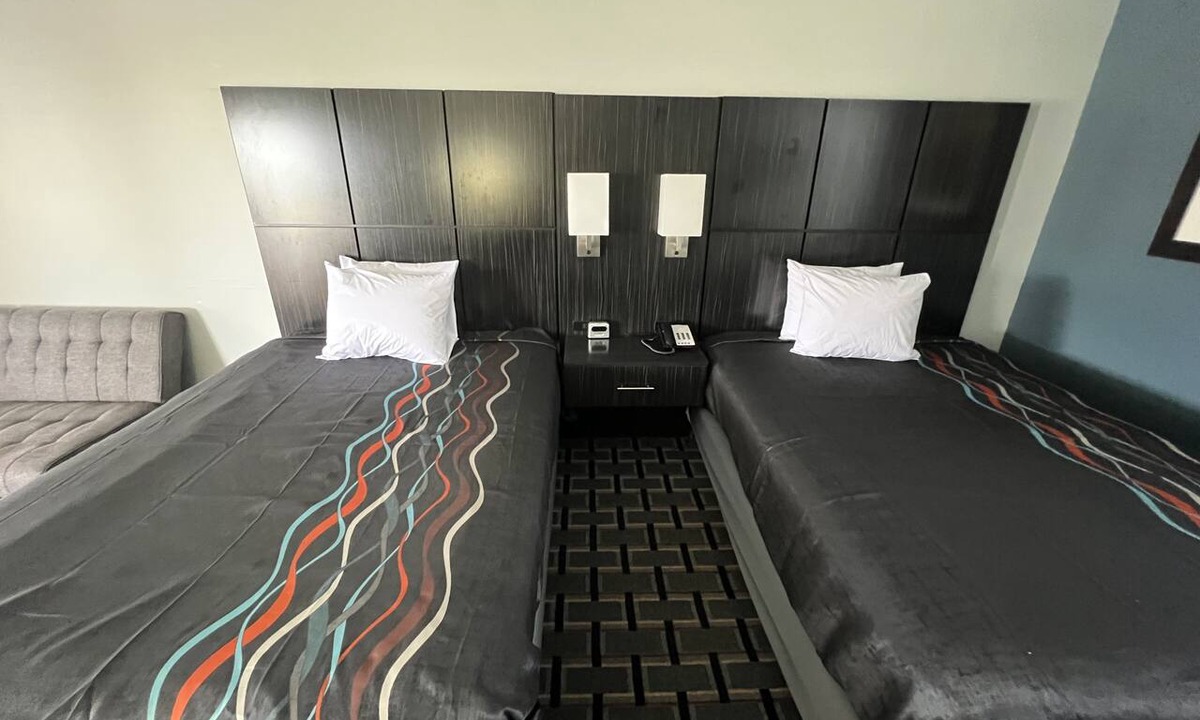 Pelham Hotel | Executive Inn