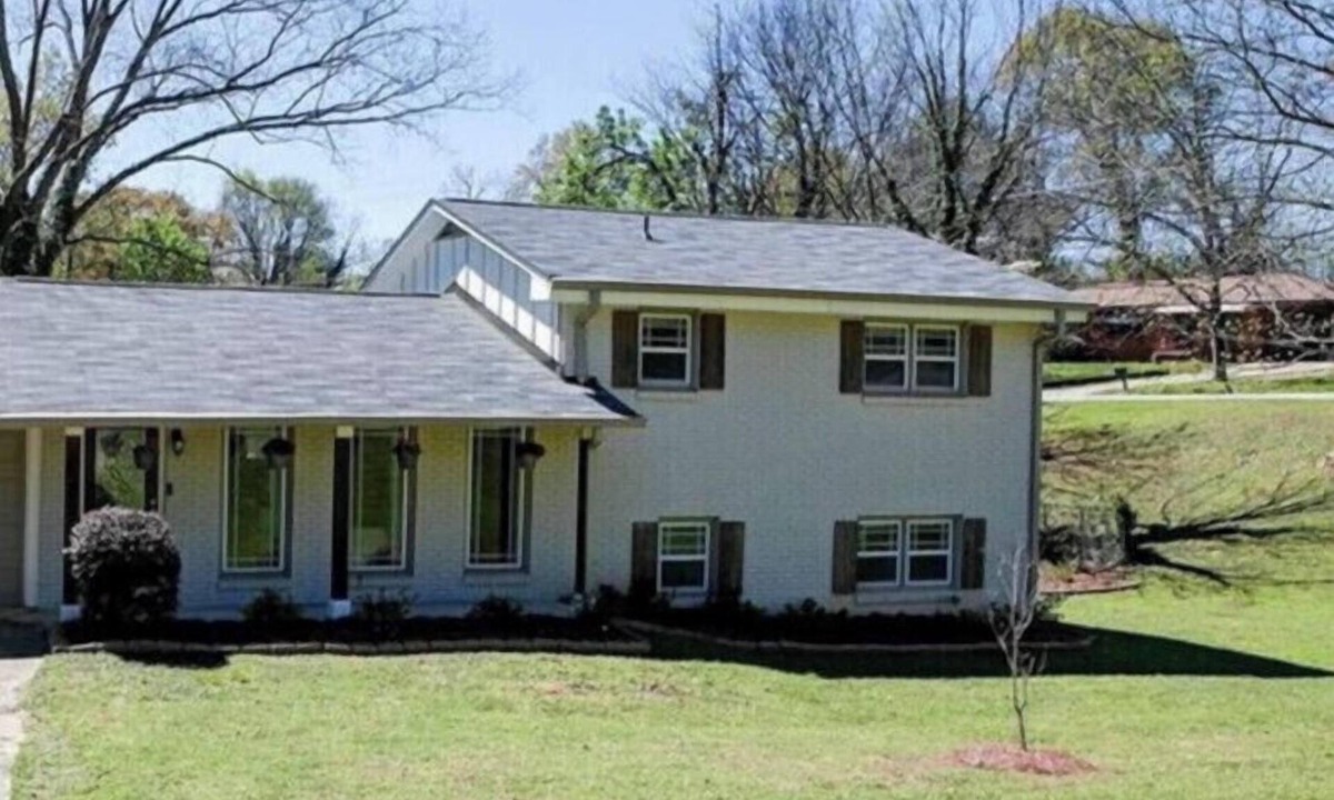 Gresham Park House | Experience Atlanta living near Zoo Atlanta - 9min drive