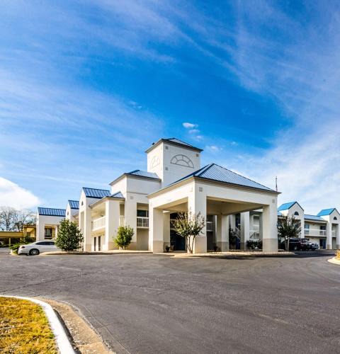 Troy Hotel | EXPRESS INN Troy