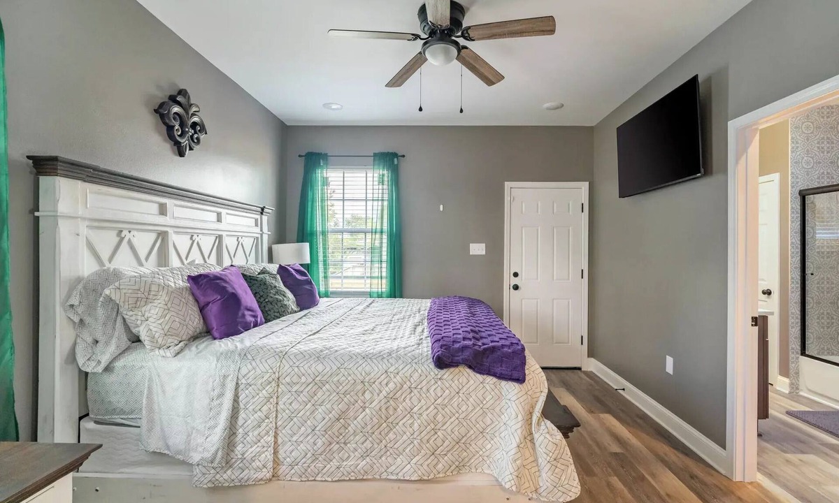Holy Cross District House | Fabulous 3-bedroom house with AC in vibrant New Orleans