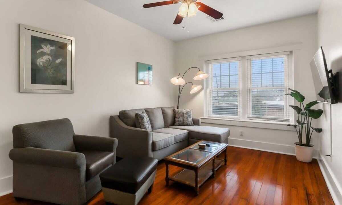 Lower Garden District Apartment | Fabulous and Spacious 2Bd in the Center of NOLA