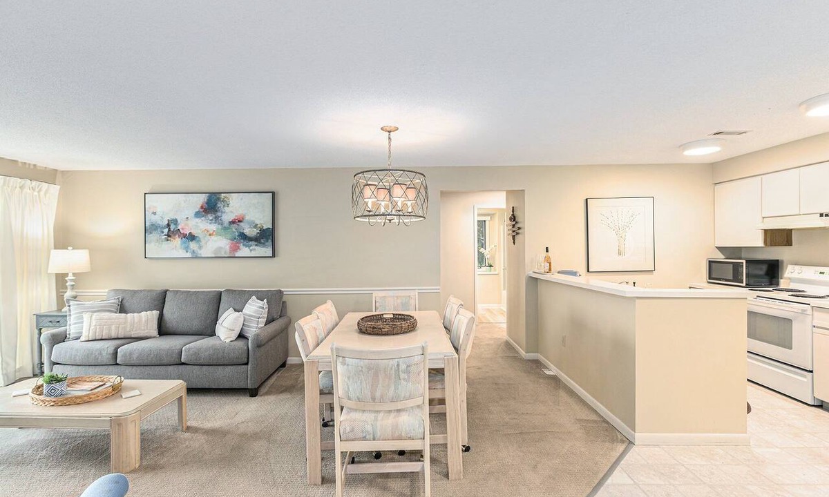 Acme Condo | ⛳ Fairway View Retreat @ Grand Traverse Resort | 2 Suites + Golf Deck + Champagne Welcome ➠ 5166