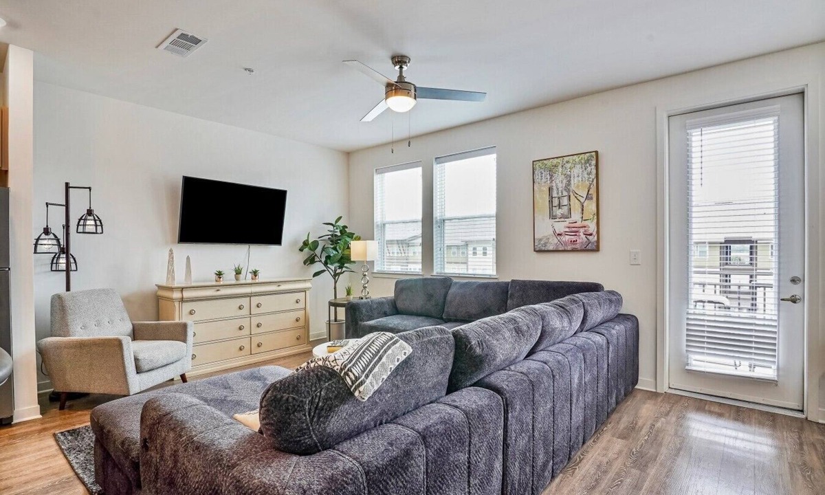 Pelham Villa | Family Escape w/Garage, Pool & Gym