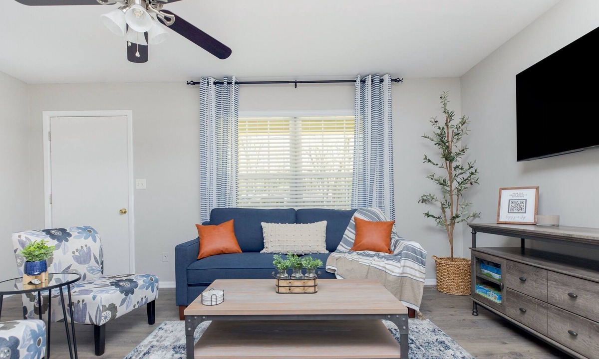 Perry House | Family Friendly | Perry Fairgrounds | Fenced Yard