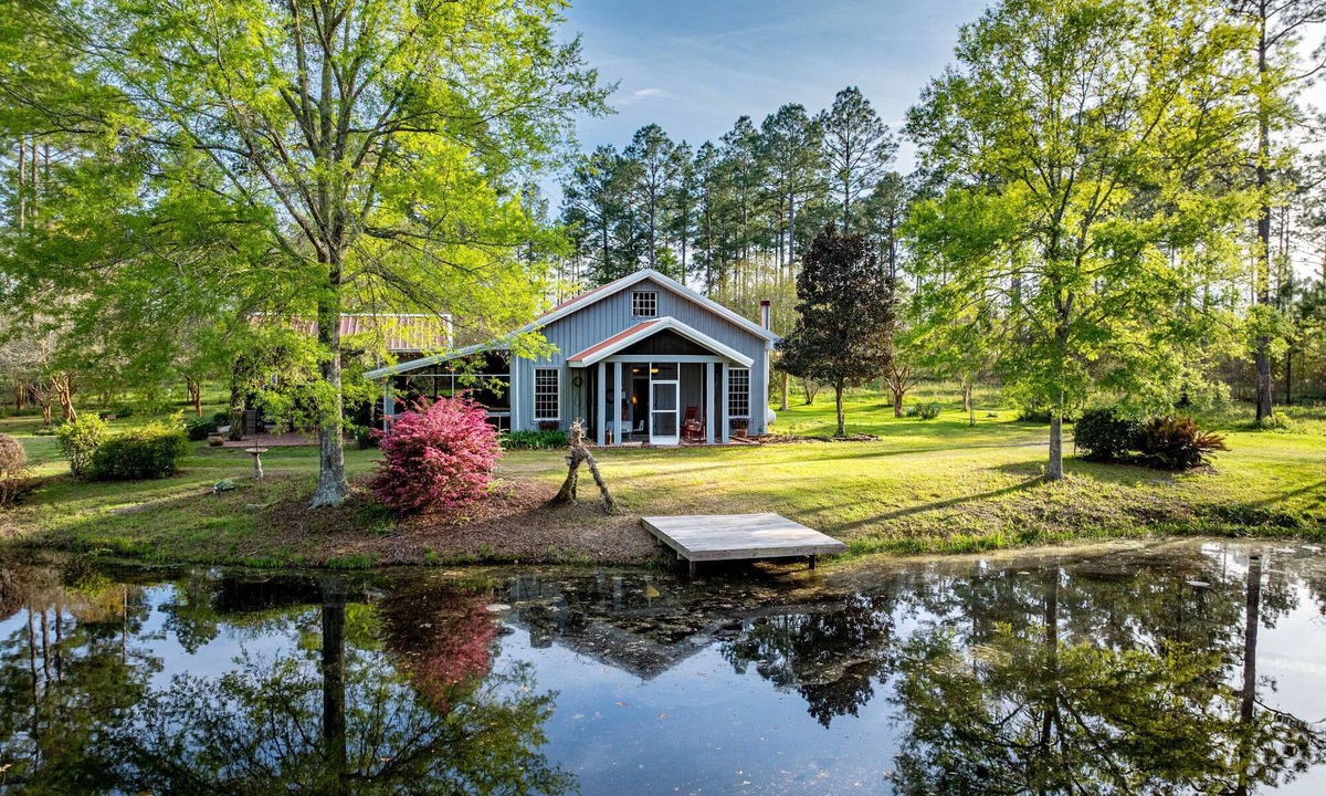 Moultrie House | Family-friendly Pondside Hideaway For Gathering & Entertaining