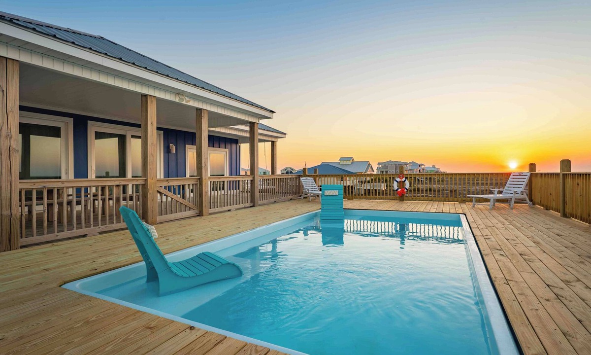 Dauphin Island House | Family Friendly Sound Front + Across the Street from the Gulf, Pet OK